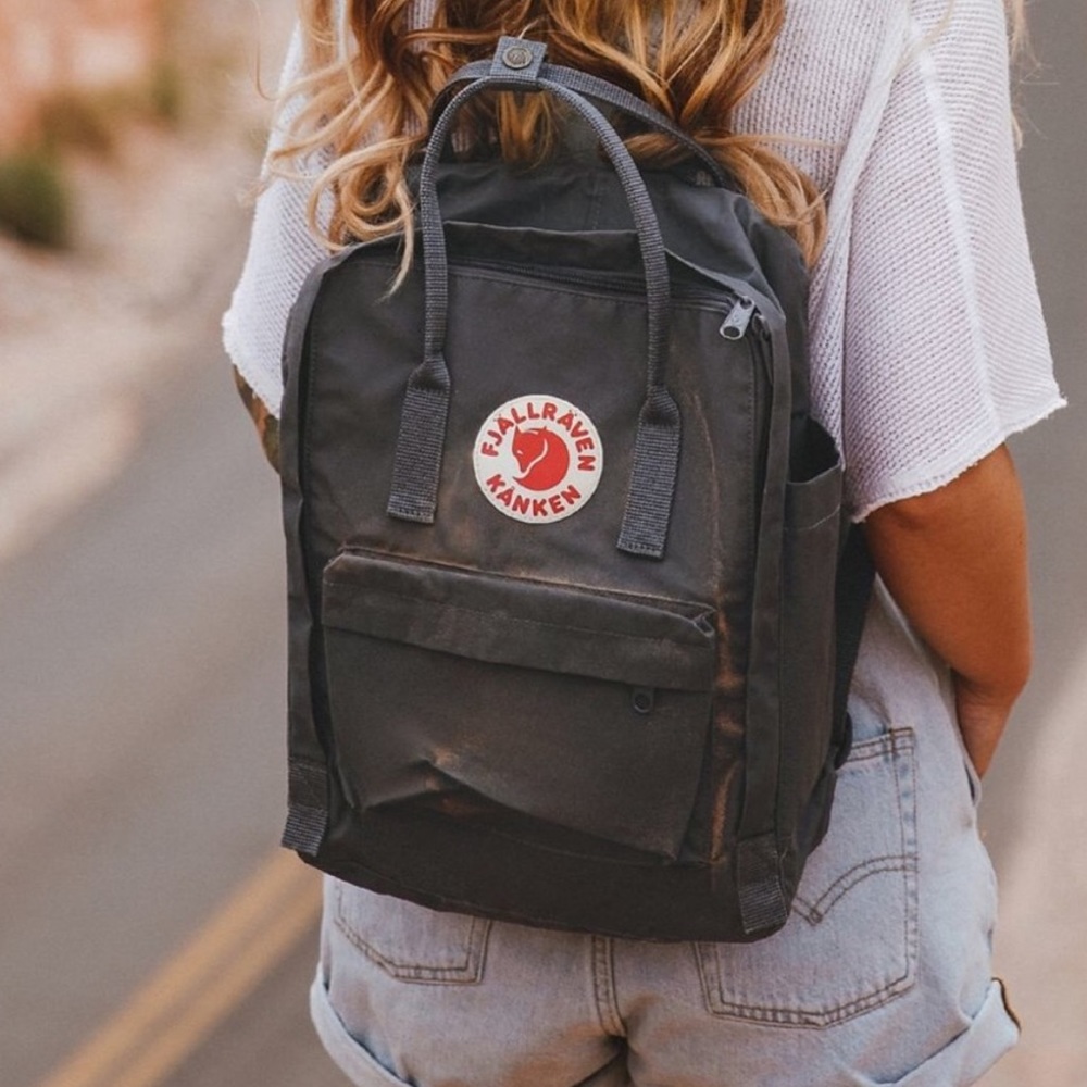 Kanken Classic- Gray🌚 Like New!